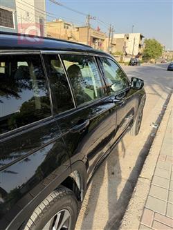 جیپ گراند شیرۆکی